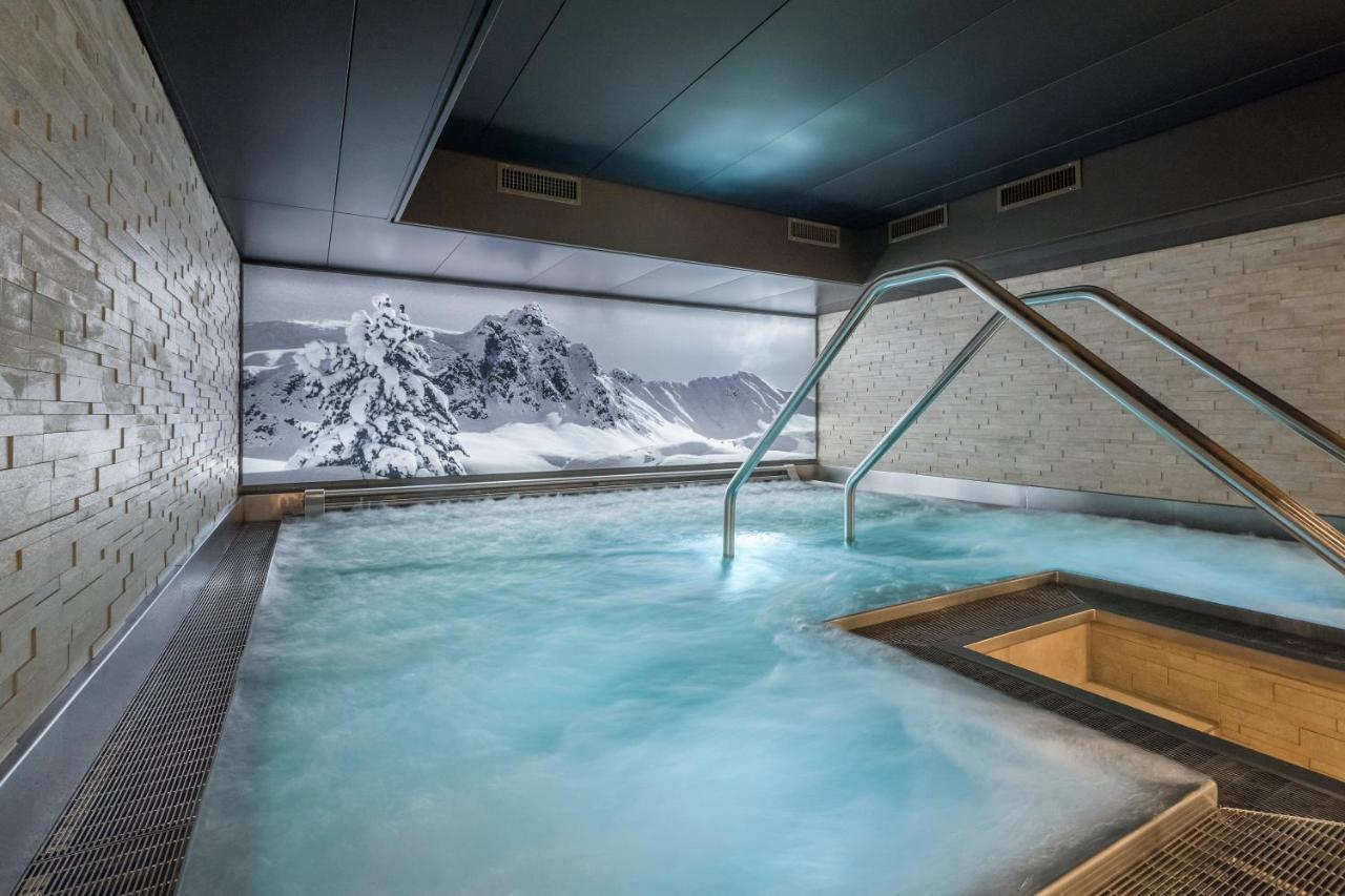 Precise Tale Seehof Davos Buitenkant foto The spa at the Hotel de Crillon